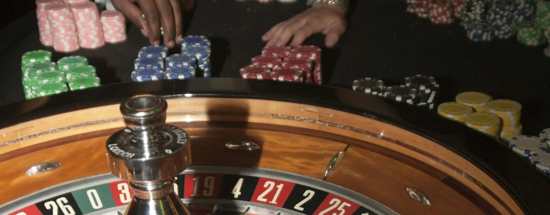 Selección de tragamonedas y casino en vivo populares disponibles en orobet